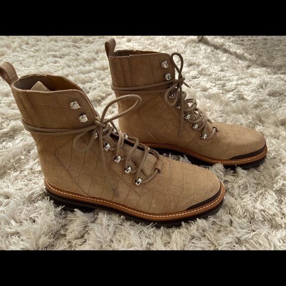 MARC FISHER IZZIE LUGSOLE ANKLE BOOTS - Picture 3 of 6